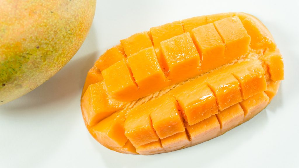 Mit dem kräftigen Orange "Mango" kommt Licht und Frische in den Raum. 